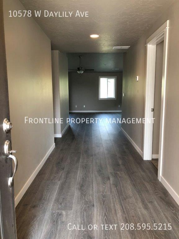 Foto del edificio - 10578 W Daylily Ave