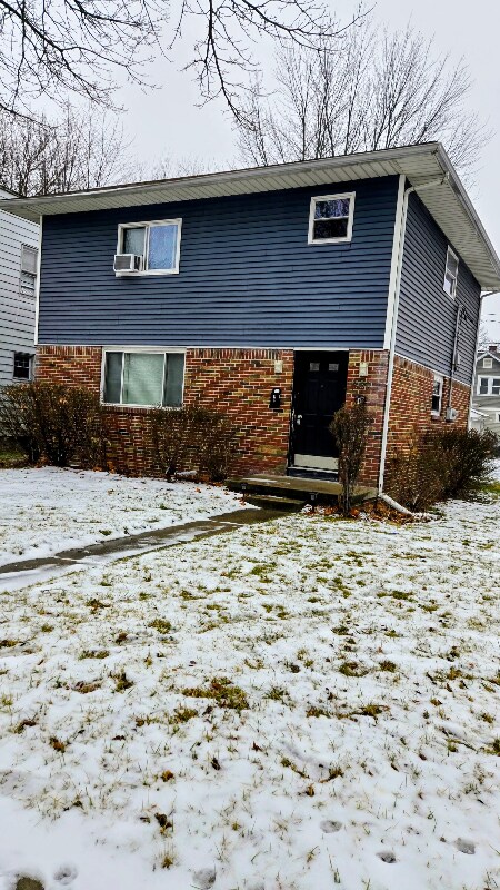 Building Photo - 1939 Perth St