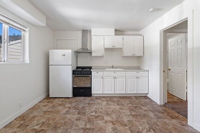 Building Photo - 1BR/1BA - NE Portland