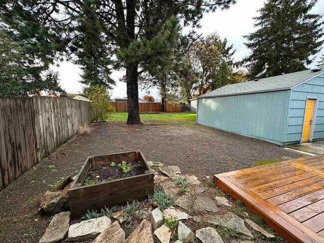 Building Photo - 5033 SE 99th Ave