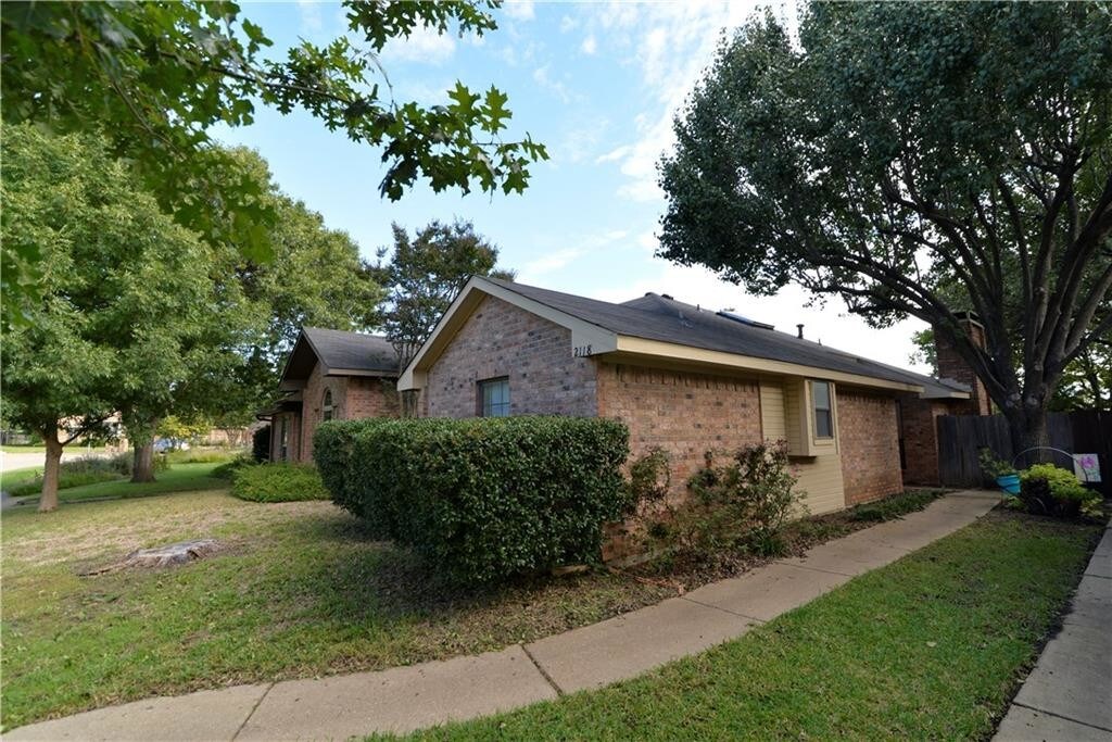 Primary Photo - 2118 Hearthside Ln