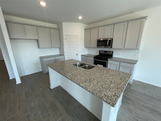 Foto del edificio - 9645 Caney Trails Rd