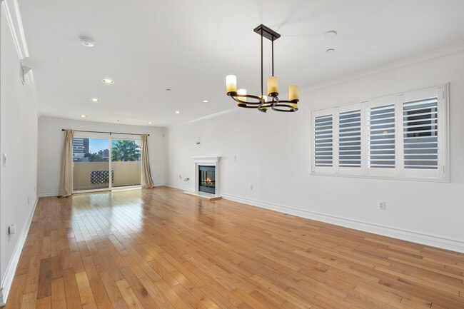 Building Photo - 1246 Armacost Ave