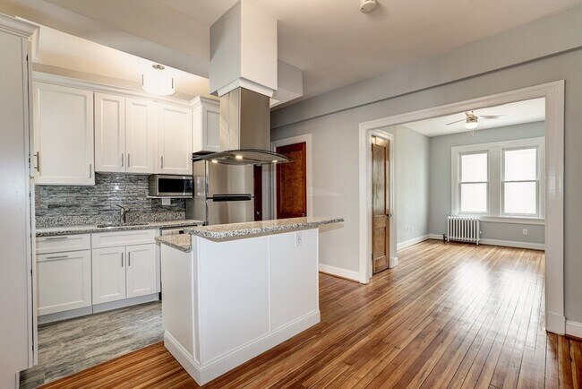 Building Photo - 1705 P St NW