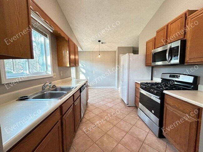 Foto del edificio - 933 River Rock Dr