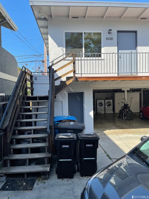 Primary Photo - 1108 Capuchino Ave