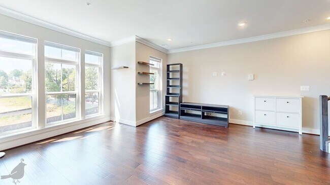 Building Photo - Gorgeous Two-Bedroom Condo in DC!