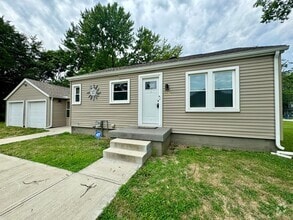 Building Photo - 1401 S Brown Ave
