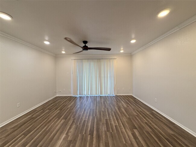 Foto del edificio - 3045 Walnut Bend Ln