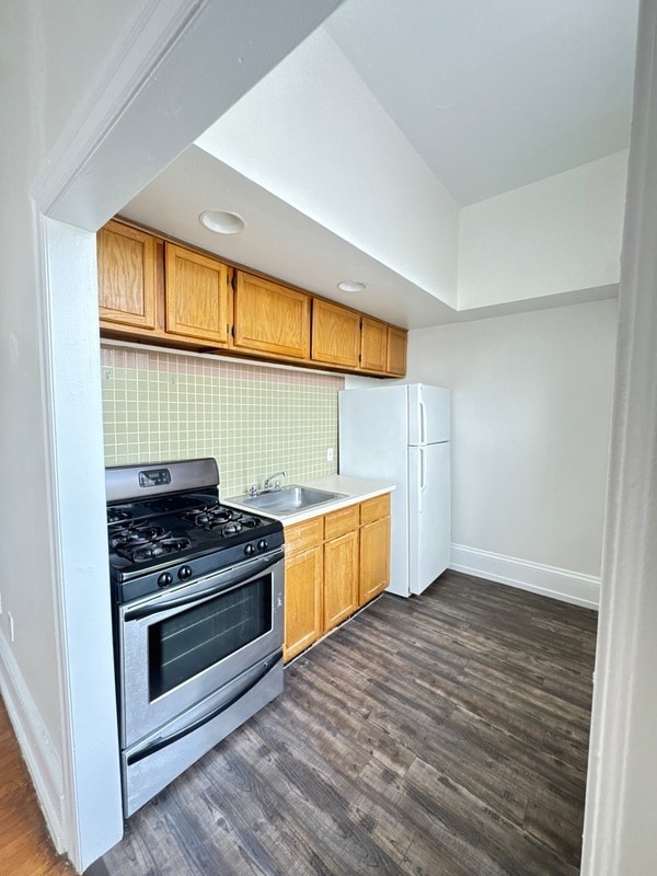 Building Photo - 408 W Chelten Ave