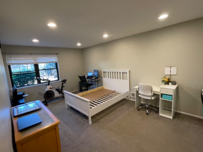Foto del edificio - 99 Keystone Ct