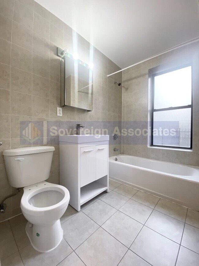 Foto del edificio - 250 W 99th St