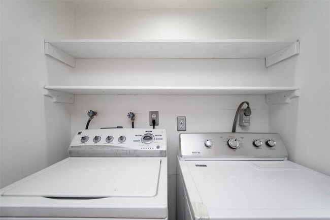Building Photo - 6311 Riverview Way