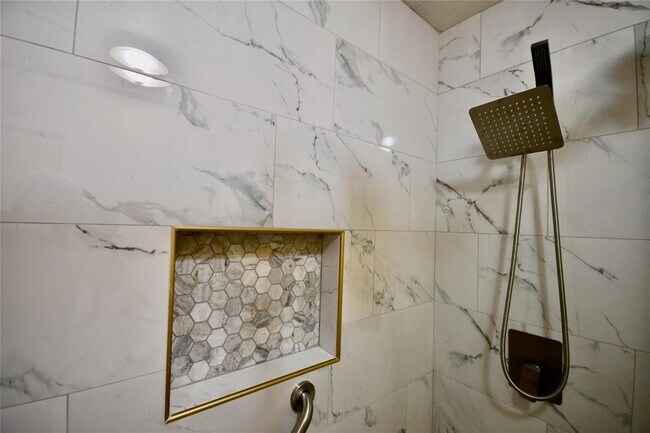 Foto del edificio - 1818 Augusta Dr