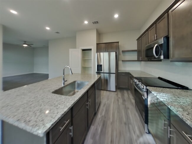 Foto del edificio - 4930 San Fabiano Ct