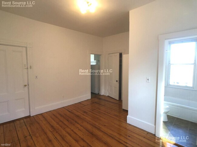 Building Photo - 1 br, 1 bath House - 102 Pearl St
