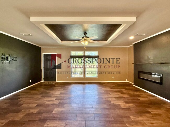 Foto del edificio - Tour Today! Spacious 4-Bedroom Home with Large Metal Building & Outdoor Kitchen