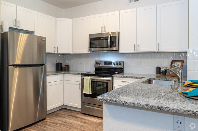 1BR, 1BA - 858SF - Kitchen - Allure