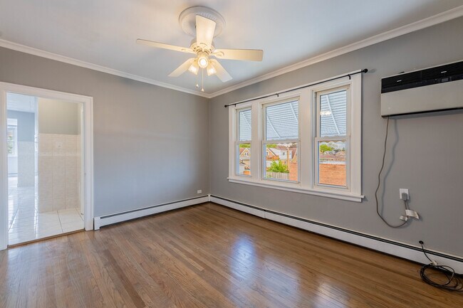 Foto del edificio - 7041 W Addison St