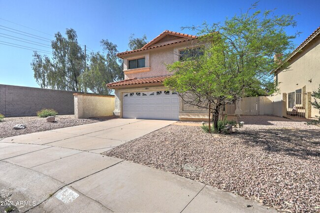 Building Photo - 8804 E Charter Oak Dr