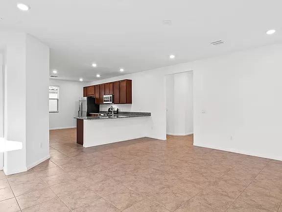 Foto del edificio - ADOREABLE HOME