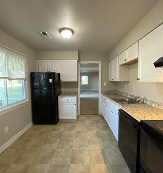 Building Photo - NOW AVAILABLE! 9 Lind Ave, New Castle, DE ...