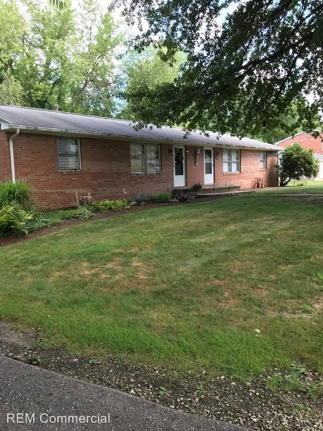 Primary Photo - 223 Sippo Ave NW
