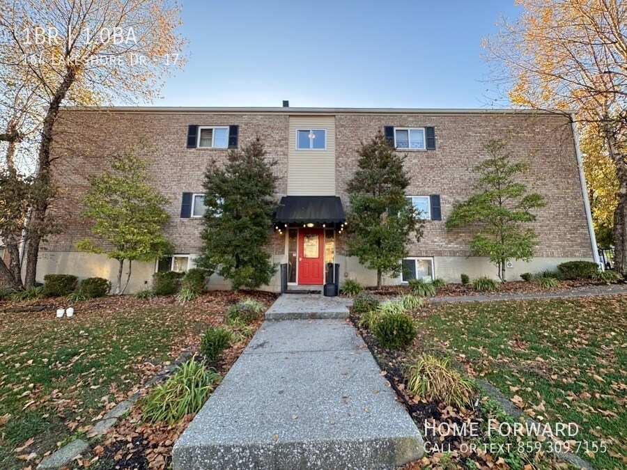 Primary Photo - 164 Lakeshore Dr