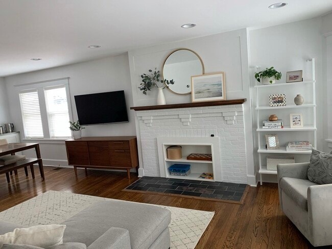 Foto del edificio - 55 Eliot Crescent