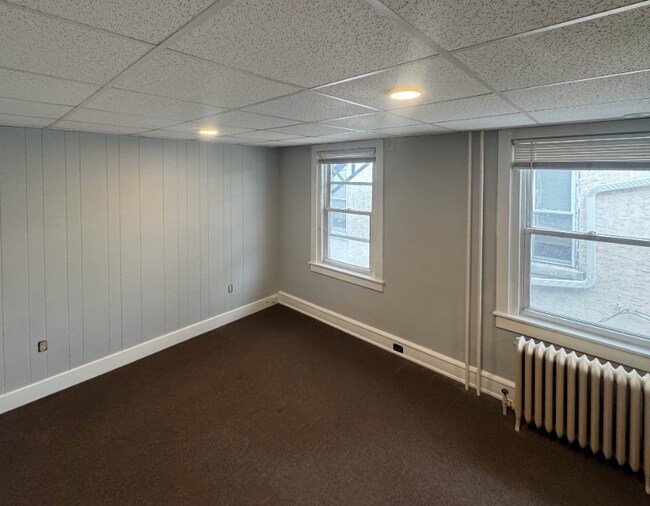 Foto del edificio - 34 E Lancaster Ave