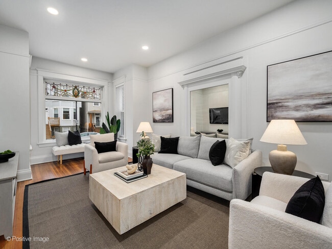 Building Photo - 1415 W George St