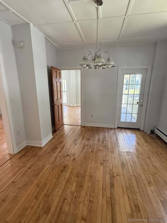 Foto del edificio - 141 Millville Ave