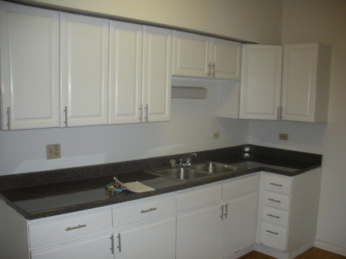 Primary Photo - 4752 S Wabash Ave
