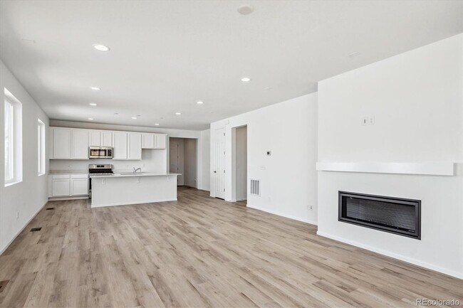 Foto del edificio - 4192 Satinwood Dr