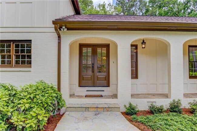 Foto del edificio - 770 Crest Valley Dr NW