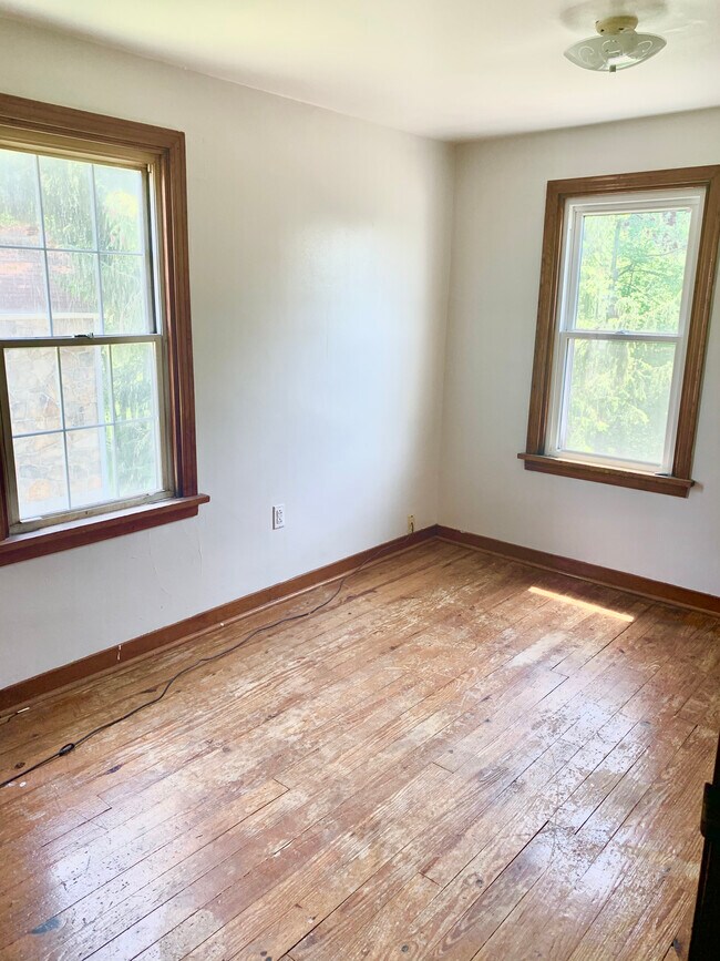 Building Photo - 710 Coulter Ave