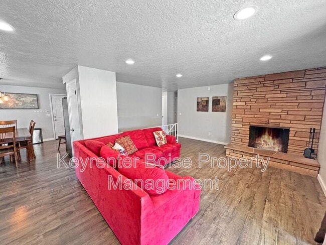Building Photo - 5603 Centerbrook Dr