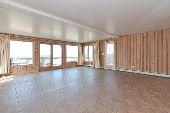 Building Photo - 18 Bungalow Rd