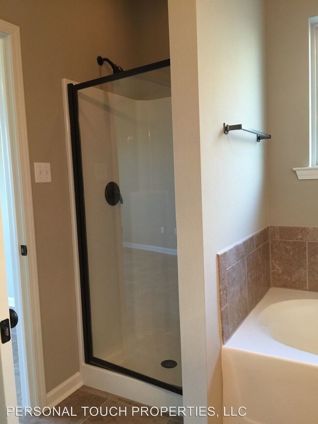 Foto del edificio - 3 br, 2 bath House - 8618 Summer Grove