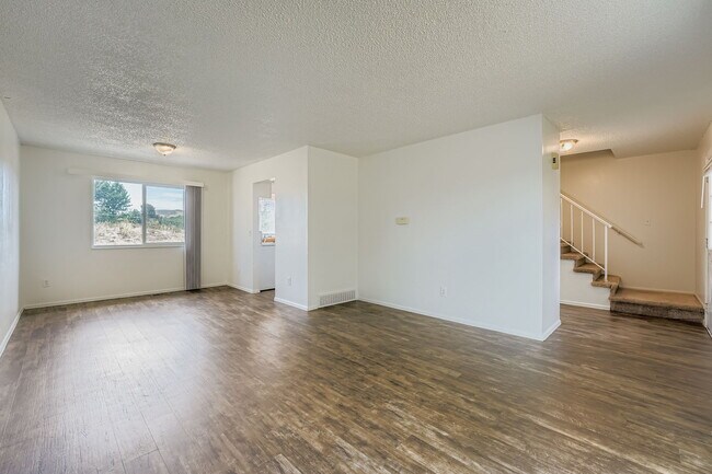 Building Photo - 122 Crawford Cir