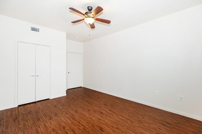 Dormitorio 2 - Highland Oaks 55+ Community