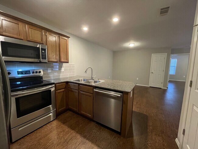 Building Photo - 3608 SW Deerfield Blvd