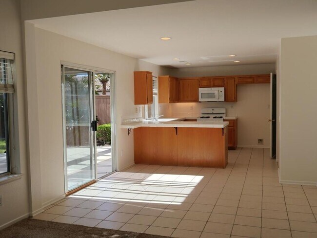 Foto del edificio - 3Bed/2.5Bath in Oceanside~ Ventana