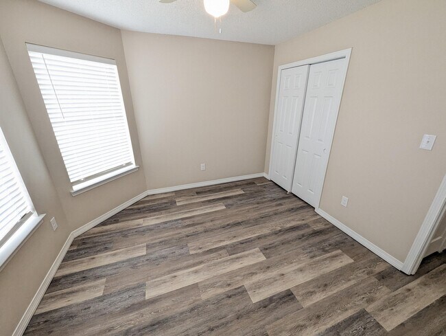 Foto del edificio - 8909 Colony Ridge Cir