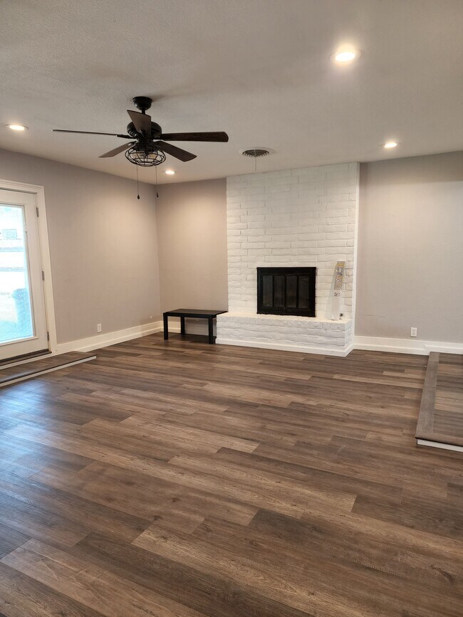 Sala de estar - 3324 Arlington St