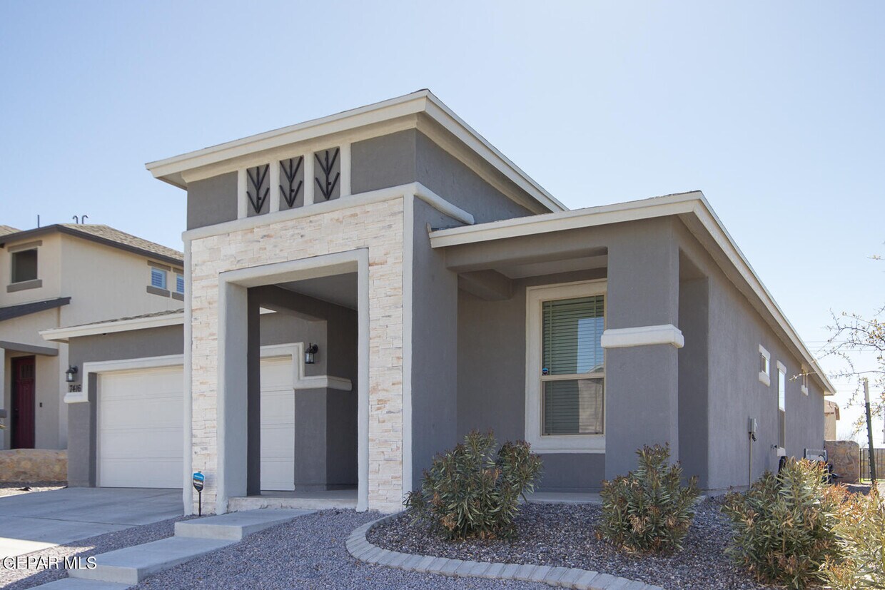 Primary Photo - 7416 Eagle Vista Dr