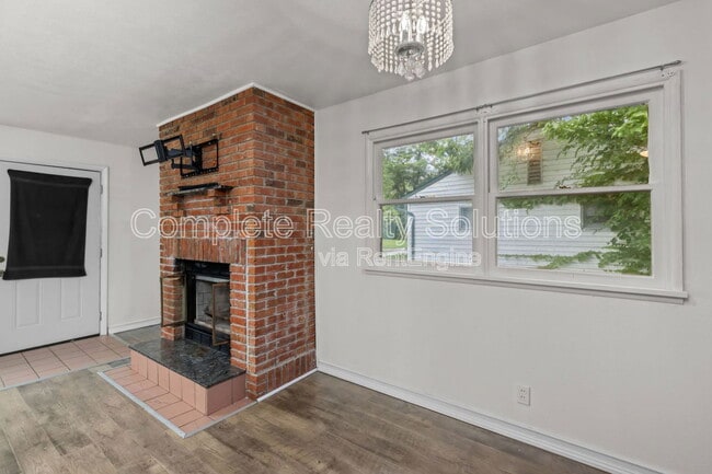 Building Photo - 1736 Nemnich Rd