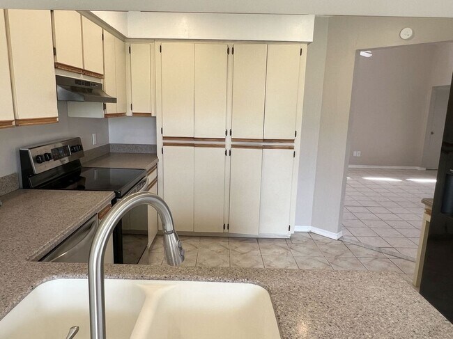 Foto del edificio - 853 Banks St NW