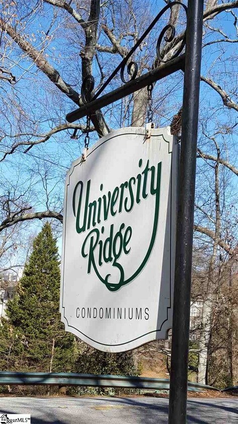 Building Photo - 600 University Ridge