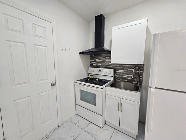 Foto del edificio - 320 Buttonwood Dr